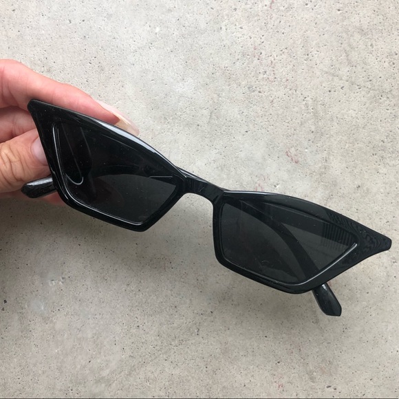 3 for $20!!! Black Cat-Eye Sunglasses - Picture 1 of 2